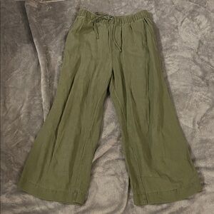 Abercrombie & Fitch Olive Green Cropped Pants
